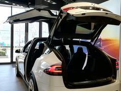 -TESLA 特斯拉(上海太古汇体验店)