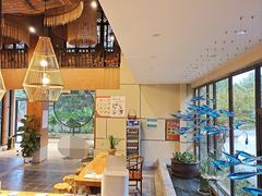 -洋沙湖湖色生鲜主题餐厅