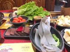 -谭鸭血老火锅(七宝万科广场店)