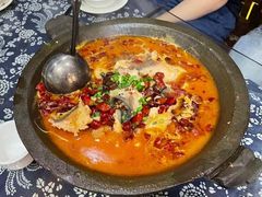 -临江餐馆二楼美食部落
