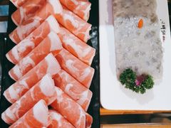 -老牌坊云南鱼豆花火锅(哈西万达店)