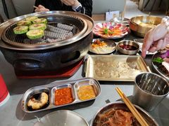 -围炉肉舍丹东海鲜烤肉·烤活鳗(步行街店)