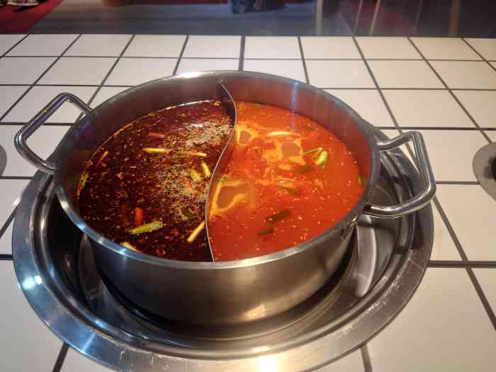 王胖胖牛肉串串火锅-"这是一家位于南孙街上刚开业的一家串串店,.