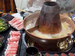 -果松木炭酸菜铜火锅·外婆参鸡汤