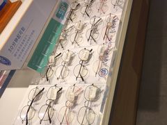 -LOOK眼镜·蔡司依视路配镜(宝山万达店)