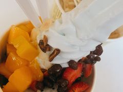 缤纷水果酸奶冰淇淋-丁丁&当当牦牛酸奶·酥油面包(官门口店)