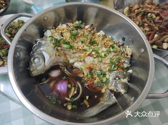 最好吃的是辣味鸡，好吃，分量也大，够辣，而且不闲