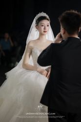 -Lady  Jane高端婚纱礼服馆