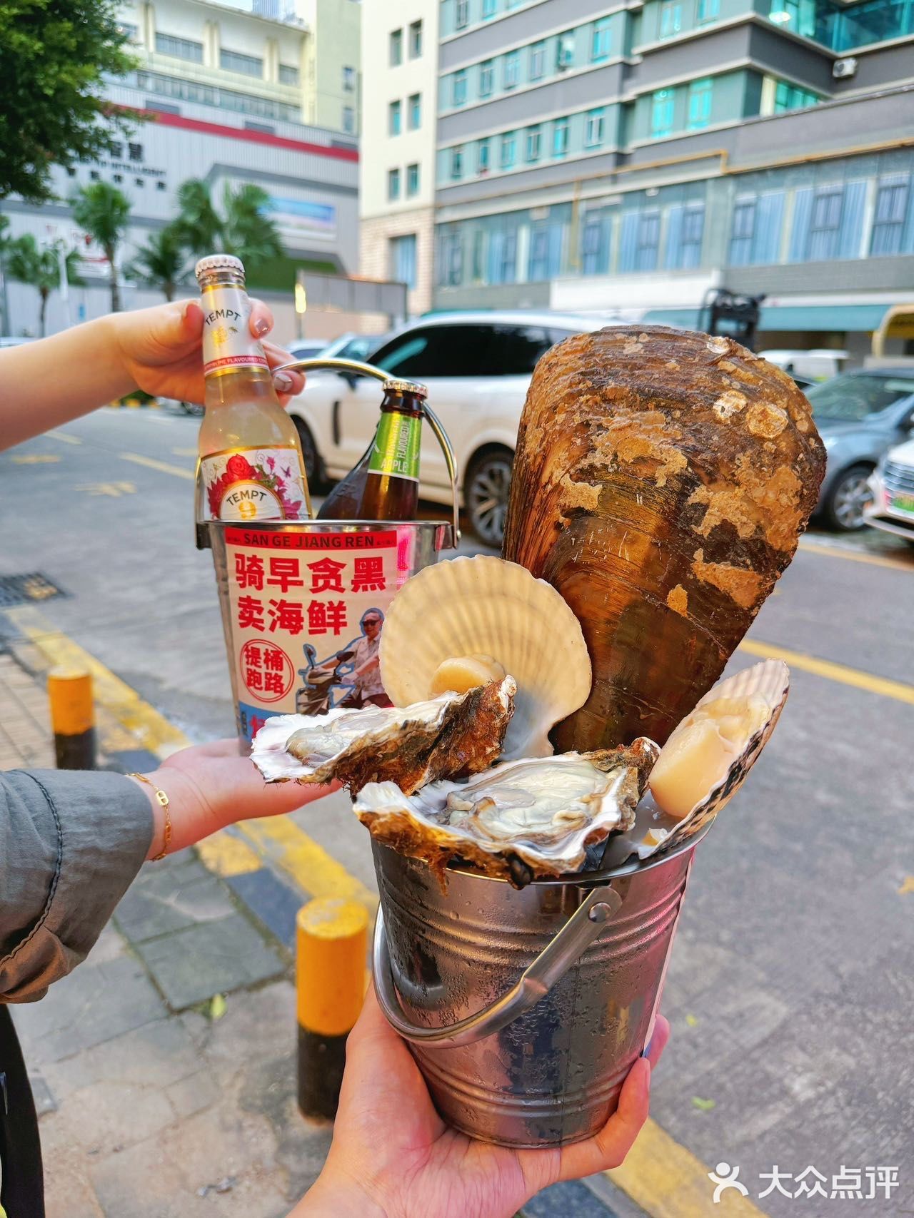 在深圳！这家烧烤店有XXXL号蒜蓉带子！！！