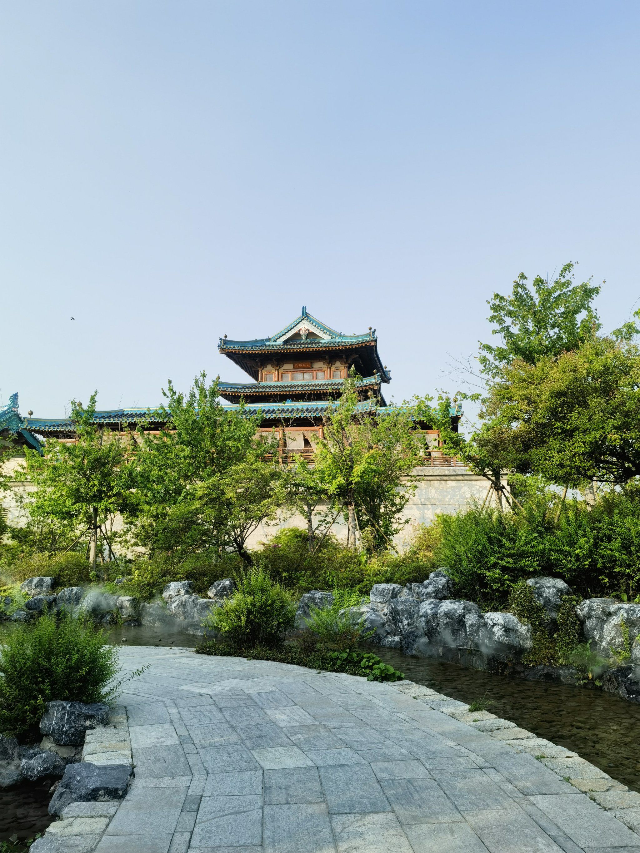 夕阳下的金陵小城