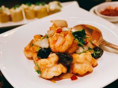 黑蒜大千爆虾球-北京四季酒店·采逸轩