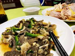 酸菜炒牛百叶-巫记鸡饭店
