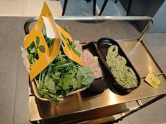 -左庭右院鲜牛肉火锅(金山万达店)