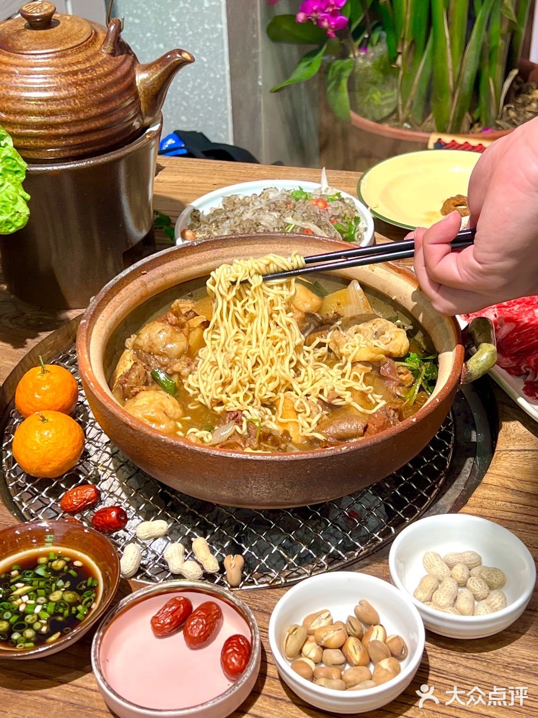 魔都探店｜广式风味牛腩牛杂煲无敌香