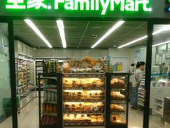 -全家便利店(漕溪北路七店)