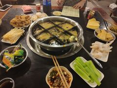 -邓莽子老火锅(中兴路总店)