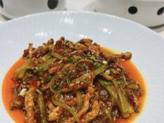 -老街烧烤大排档·地道湖北菜·龙虾馆(汉口火车站店)
