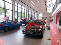 -上海宝信宝马4S店