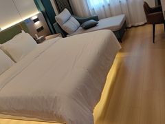 -轻住·仰望未来酒店(南昌八一广场店)