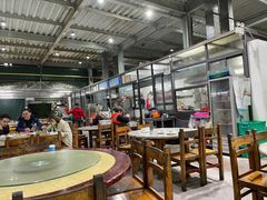 大堂-四川小胡子海鲜(丁村万人海鲜广场店)