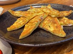 鸡蛋海鲜饼-撒郎嘿·朝鲜民俗餐馆