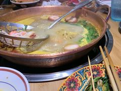 -洱火云南酸菜牛肉火锅(石景山当代商城店)