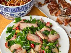 -大众跷脚牛肉馆·非遗传承单位(峨眉山店)