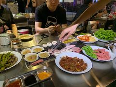-马路牙子地桌烤肉(工体店)