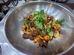 -愉肴麻辣香锅(中山路店)