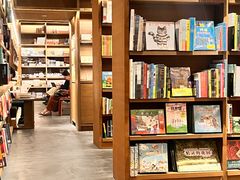 -茑屋书店(天目里店)