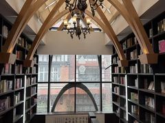 -钟书阁(松江泰晤士小镇店)