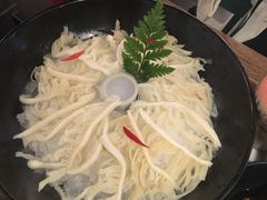 -尚尚仙·酸汤猪手·猪肚鸡火锅(华联万柳购物中心店)