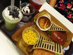 草莓白朱古力-麦当劳(朗豪坊店)