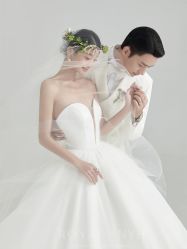 点击看大图 -挪娅婚纱摄影皇家会所