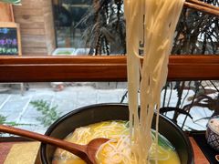 -银米·云南传统过桥米线(双廊黑金冠店)
