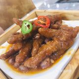 蘸了排骨的肉香带点儿咸味口感很好