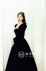 -曼青婚纱礼服馆