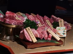 -铭牛烧肉·和牛海鲜自助(高新月牙湖店)