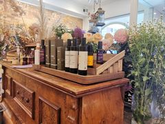 -FLOVIE FLORIST CAFE