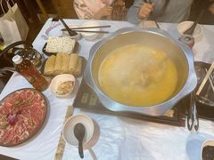 -鲜入围煮花胶鸡海鲜火锅