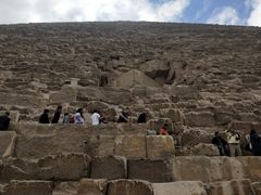 巨石堆叠的如此精妙，屹立4700年而不倒。-吉萨金字塔群