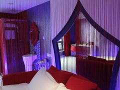 -天鹅恋主题酒店(光谷广场步行街店)