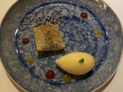 酥皮巧克力布朗尼配香蕉雪葩-La Villa French Restaurant