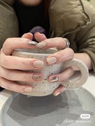 -UGIRL有个美甲