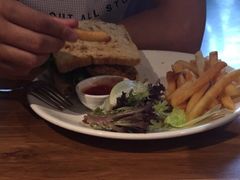 黑椒鸡腿肉三明治-ZEMOCAFE·FUSION FOOD(西交利物浦店)