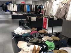 -URBAN REVIVO(欢乐海岸购物中心店)