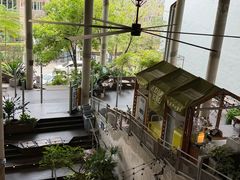 -ROAST coffee & eatery
