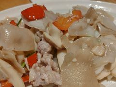 杏鲍菇竹耳爽肉片-十三式重庆江湖菜(金茂览秀城店)