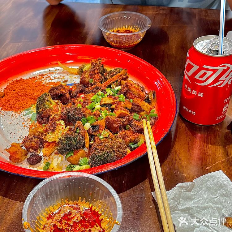 成都宽窄巷子这边很火的甜不辣🔥