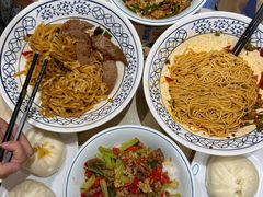 -李与白包子铺(桐梓林店)